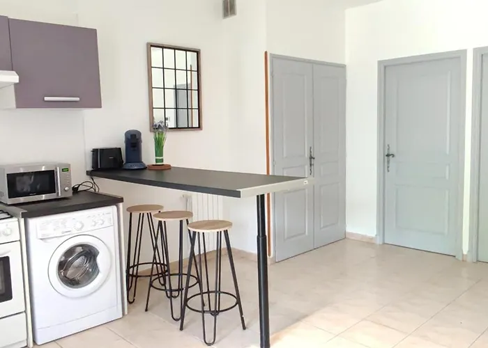 De La Tride B Avec Terrasse Proche Du Centre *