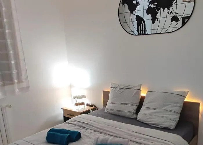 De La Tride B Avec Terrasse Proche Du Centre レクトゥール